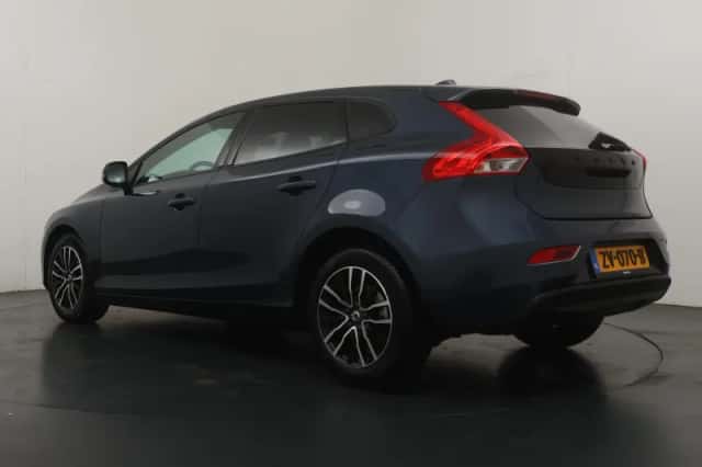 Volvo V40 (2019) thumbnail 3