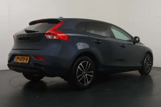 Volvo V40 (2019) thumbnail 5
