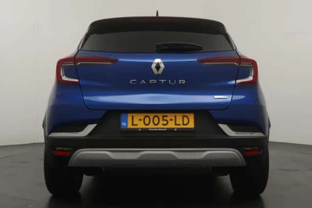 Renault Captur (2021) thumbnail 4