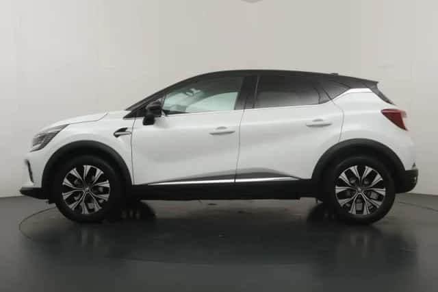 Renault Captur (2023) thumbnail 2