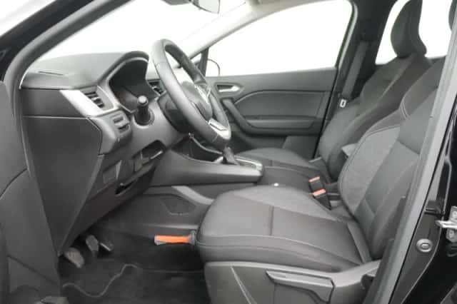 Renault Captur (2023) thumbnail 6