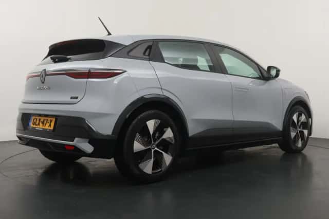 Renault Mégane E-Tech (2025) thumbnail 5