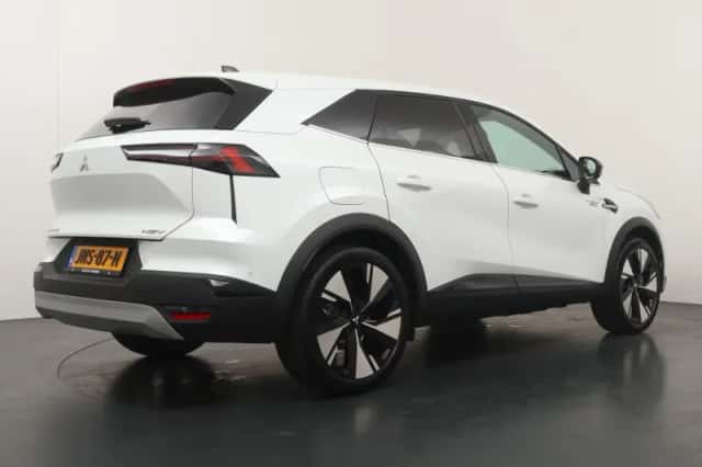 Mitsubishi Grandis (2025) thumbnail 2