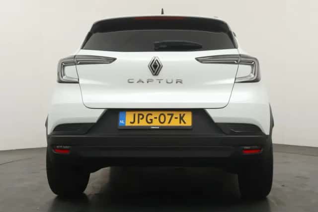 Renault Captur (2024) thumbnail 4