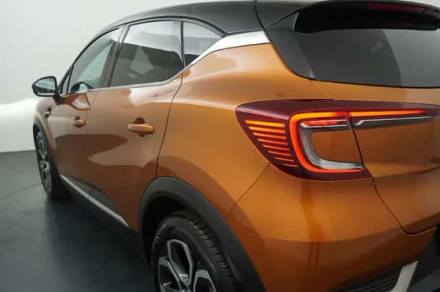 Renault Captur (2020) thumbnail 35