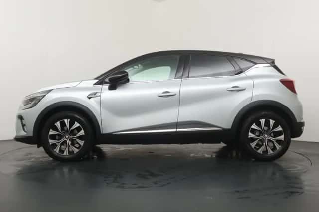 Renault Captur (2023) thumbnail 2