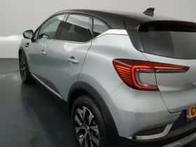 Renault Captur (2023) thumbnail 35