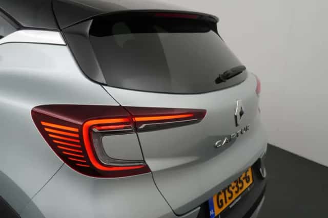 Renault Captur (2023) thumbnail 36