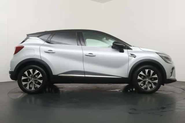 Renault Captur (2023) thumbnail 6