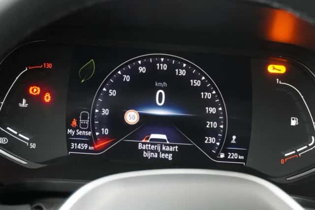 Renault Captur (2023) thumbnail 10