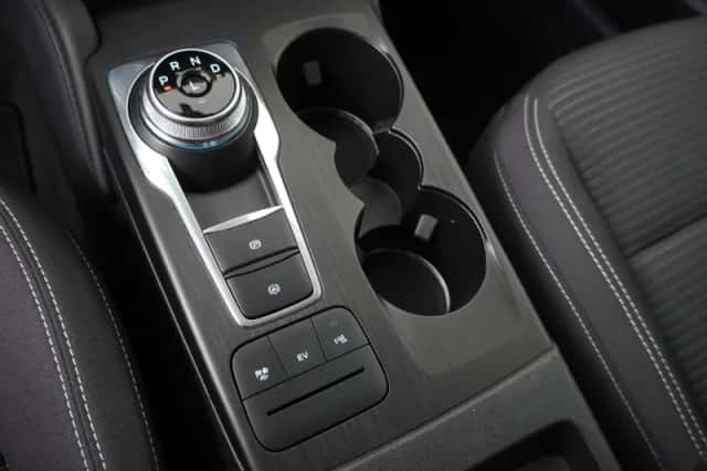 Ford Kuga (2022) thumbnail 12