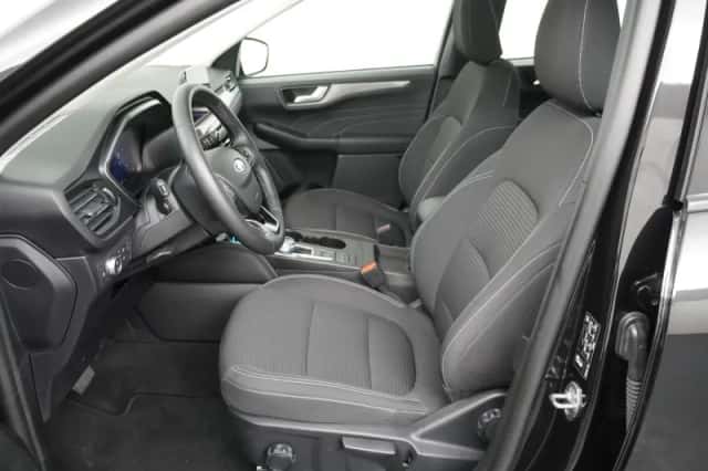 Ford Kuga (2022) thumbnail 13
