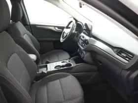 Ford Kuga (2022) thumbnail 29