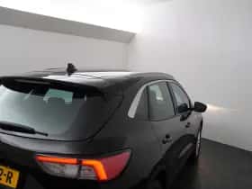 Ford Kuga (2022) thumbnail 39