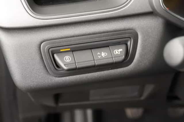 Renault Captur (2025) thumbnail 25