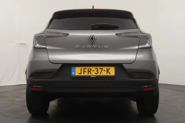 Renault Captur (2025) thumbnail 4