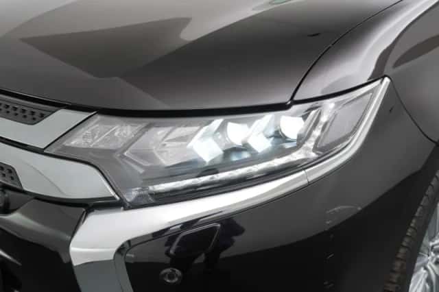 Mitsubishi Outlander (2021) thumbnail 13