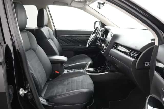 Mitsubishi Outlander (2021) thumbnail 28