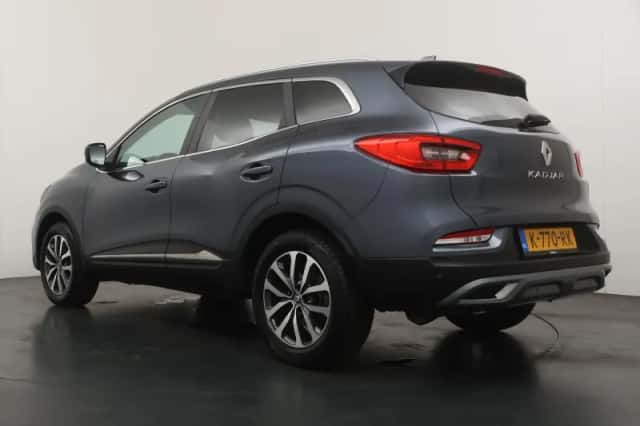 Renault Kadjar (2021) thumbnail 3