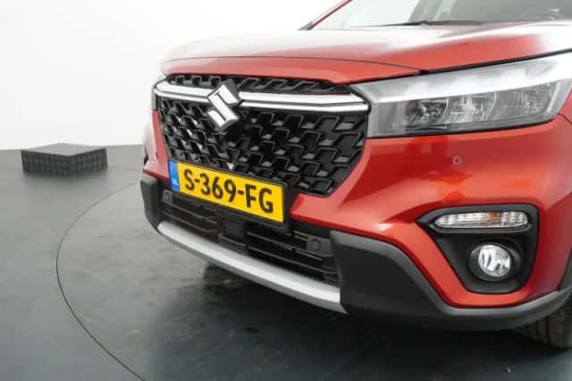 Suzuki S-Cross (2023) thumbnail 32