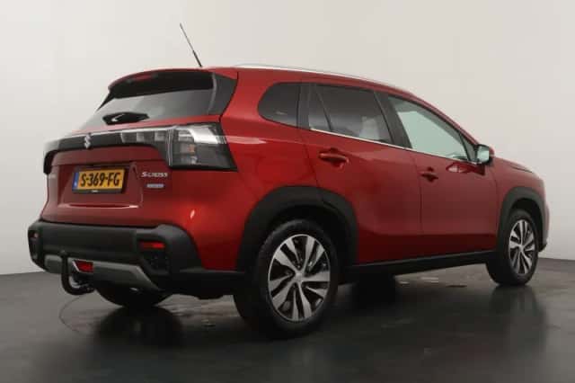 Suzuki S-Cross (2023) thumbnail 5