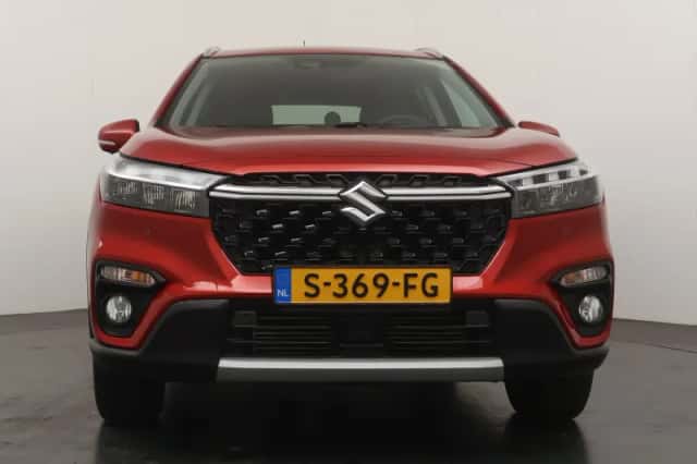 Suzuki S-Cross (2023) thumbnail 8