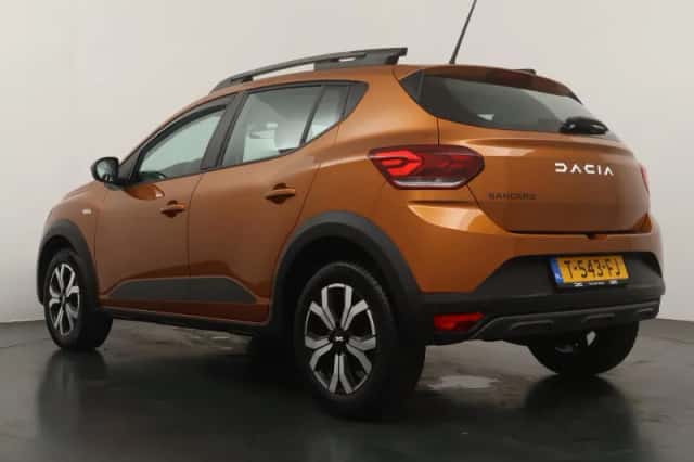 Dacia Sandero Stepway (2023) thumbnail 3
