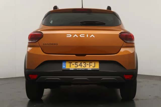 Dacia Sandero Stepway (2023) thumbnail 4