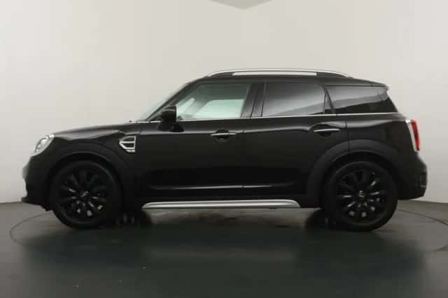 MINI Countryman (2017) thumbnail 2
