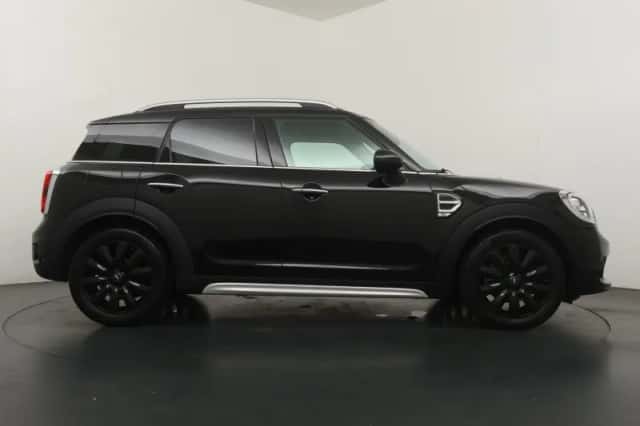 MINI Countryman (2017) thumbnail 6