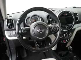 MINI Countryman (2017) thumbnail 9
