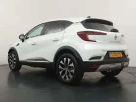 Renault Captur (2023) thumbnail 3