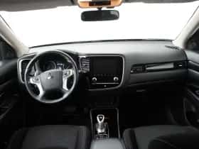 Mitsubishi Outlander (2021) thumbnail 31