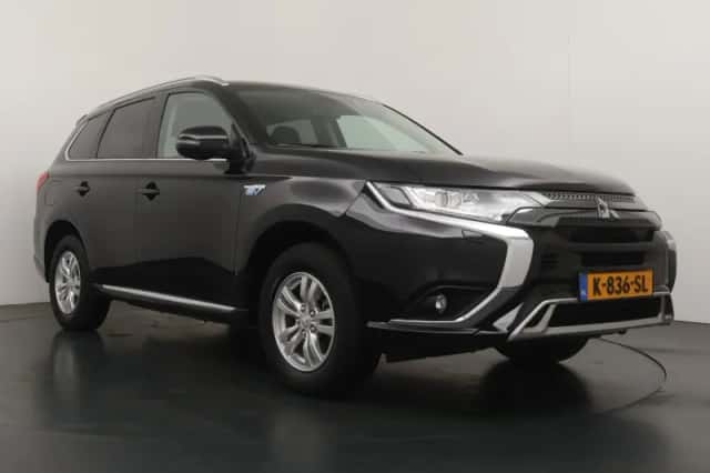 Mitsubishi Outlander (2021) thumbnail 7