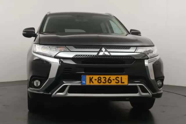 Mitsubishi Outlander (2021) thumbnail 8