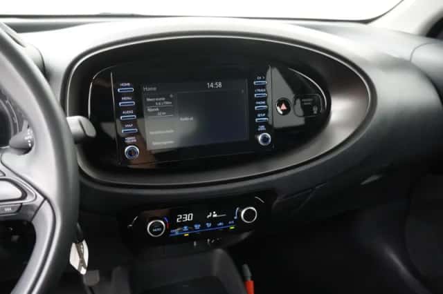 Toyota Aygo (2022) thumbnail 11