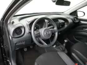 Toyota Aygo (2022) thumbnail 25