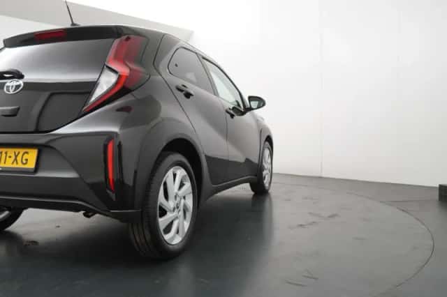 Toyota Aygo (2022) thumbnail 35