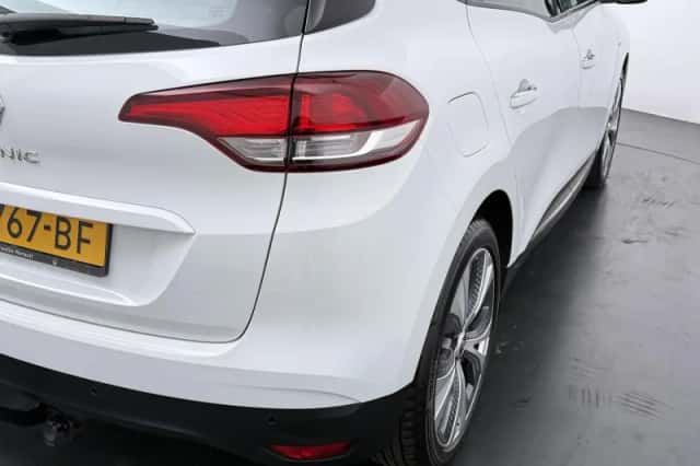 Renault Scénic (2019) thumbnail 36