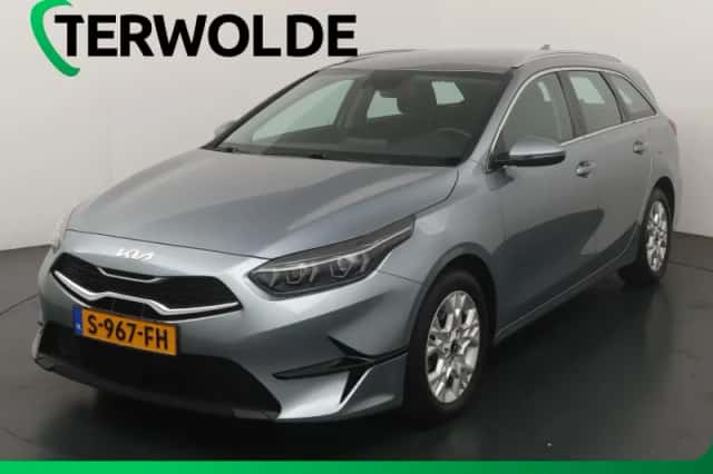 Kia Ceed Sportswagon (2023) thumbnail 1