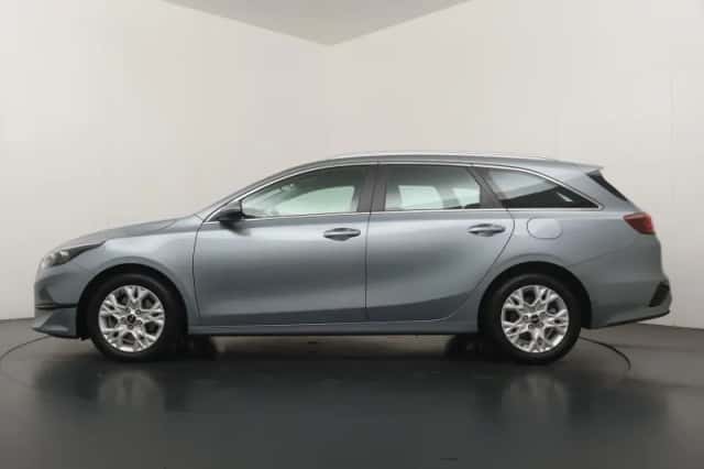 Kia Ceed Sportswagon (2023) thumbnail 2