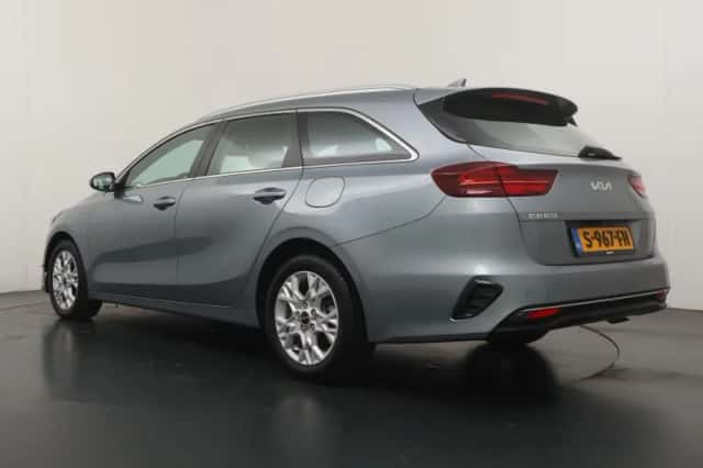 Kia Ceed Sportswagon (2023) thumbnail 3