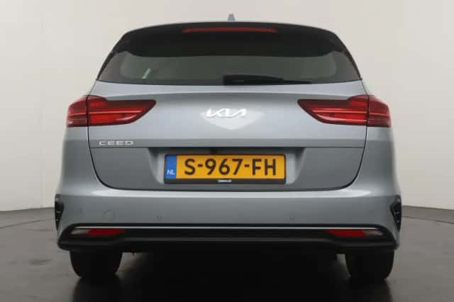 Kia Ceed Sportswagon (2023) thumbnail 4