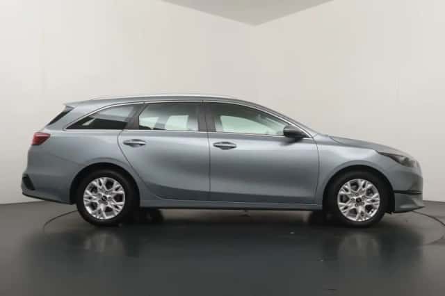 Kia Ceed Sportswagon (2023) thumbnail 6