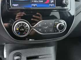 Renault Captur (2018) thumbnail 17
