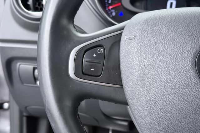 Renault Captur (2018) thumbnail 22
