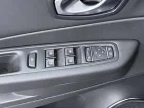 Renault Captur (2018) thumbnail 24