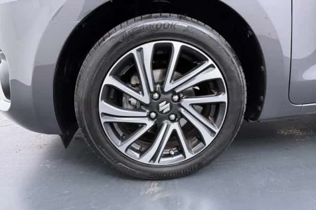 Suzuki Swift (2022) thumbnail 16