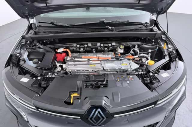 Renault Mégane E-Tech (2025) thumbnail 30