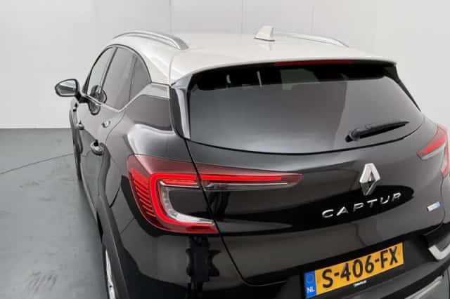 Renault Captur (2021) thumbnail 32